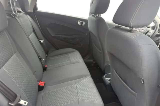 Ford Fiesta (2012) thumbnail 21