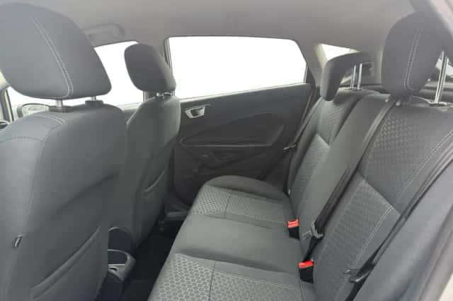 Ford Fiesta (2012) thumbnail 25