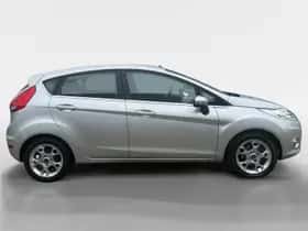 Ford Fiesta (2012) thumbnail 4