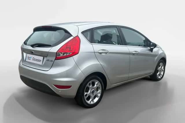 Ford Fiesta (2012) thumbnail 5