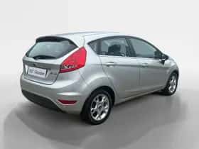 Ford Fiesta (2012) thumbnail 5
