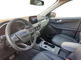 Ford Kuga (2022) thumbnail 11