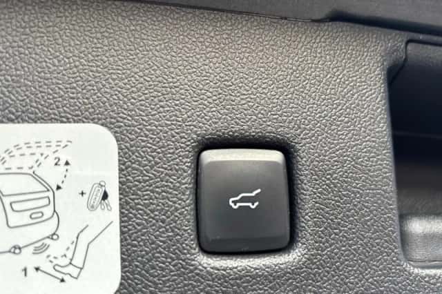 Ford Kuga (2022) thumbnail 29