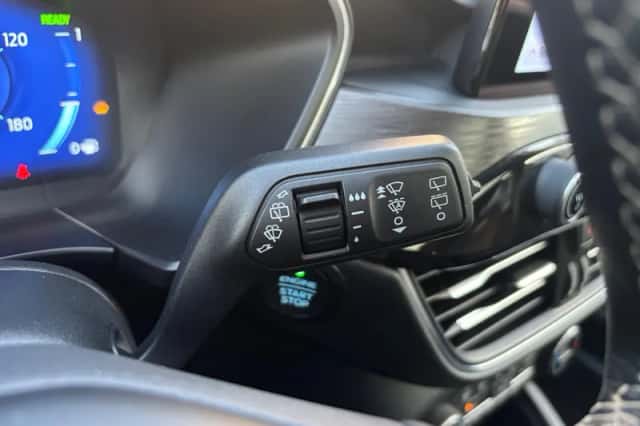 Ford Kuga (2022) thumbnail 32
