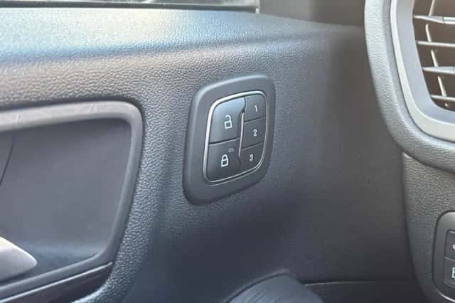 Ford Kuga (2022) thumbnail 34