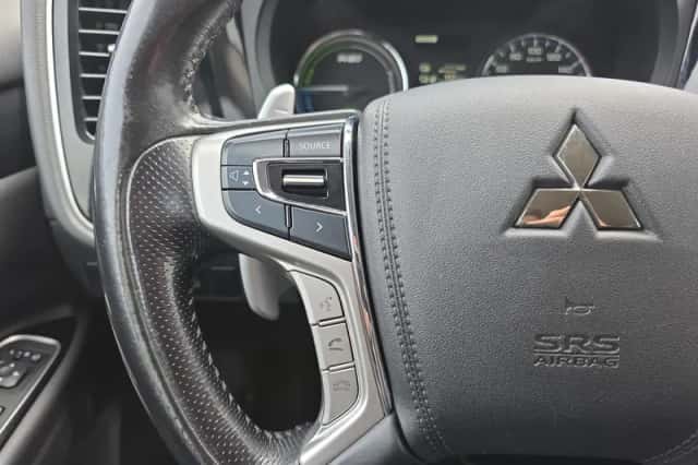 Mitsubishi Outlander (2015) thumbnail 18