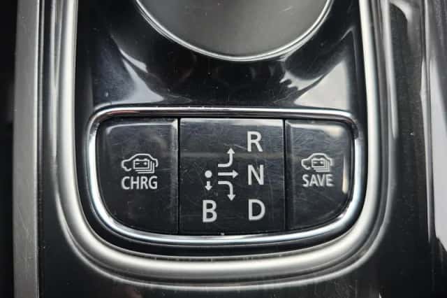 Mitsubishi Outlander (2015) thumbnail 24