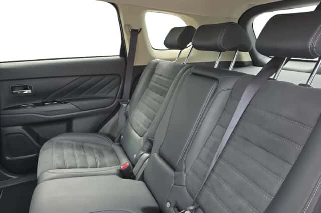 Mitsubishi Outlander (2015) thumbnail 27