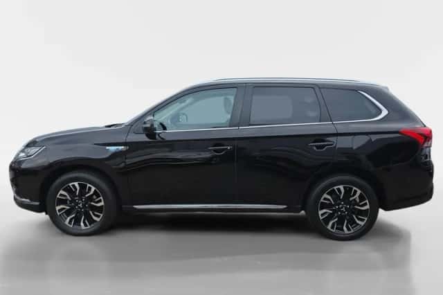Mitsubishi Outlander (2015) thumbnail 8