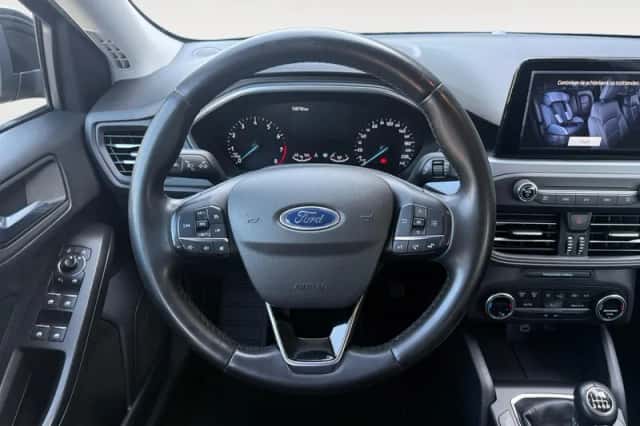 Ford Focus (2022) thumbnail 15