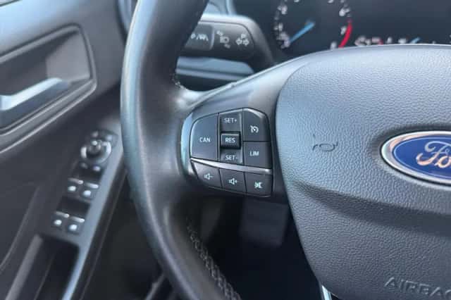 Ford Focus (2022) thumbnail 16