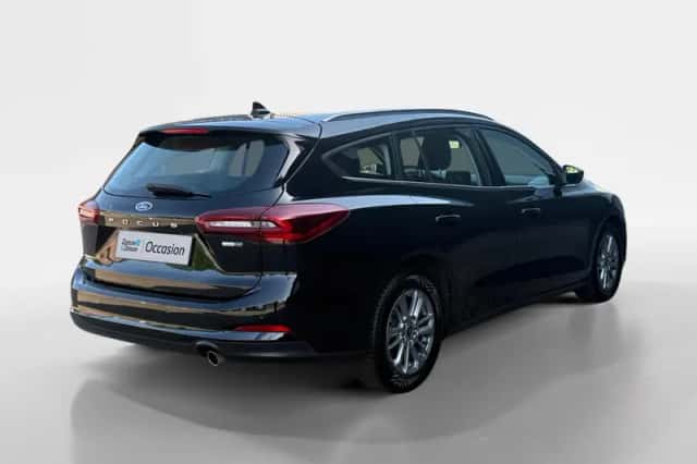 Ford Focus (2022) thumbnail 5