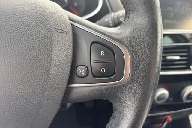 Renault Clio (2016) thumbnail 19