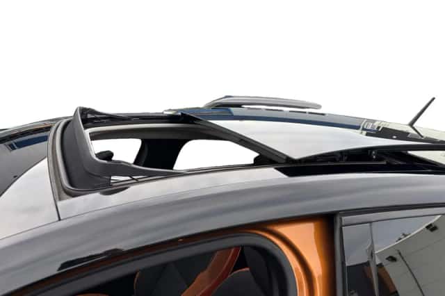 Renault Captur (2020) thumbnail 2