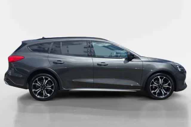 Ford Focus (2020) thumbnail 4