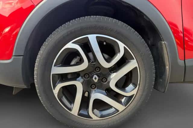 Renault Captur (2016) thumbnail 2