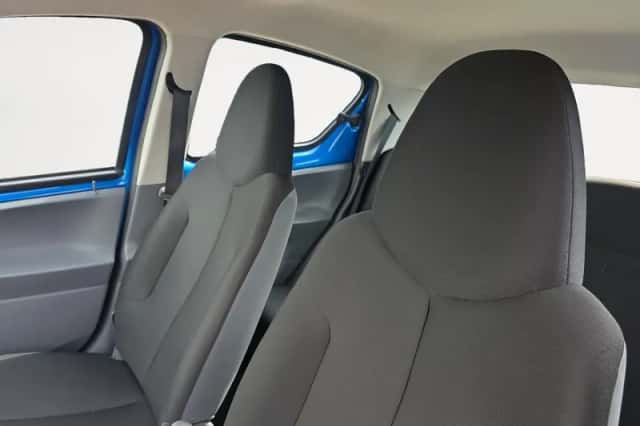 Toyota Aygo (2010) thumbnail 13