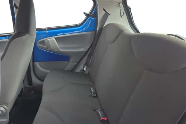 Toyota Aygo (2010) thumbnail 24