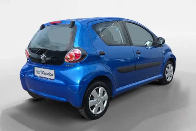 Toyota Aygo (2010) thumbnail 5