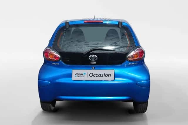 Toyota Aygo (2010) thumbnail 6