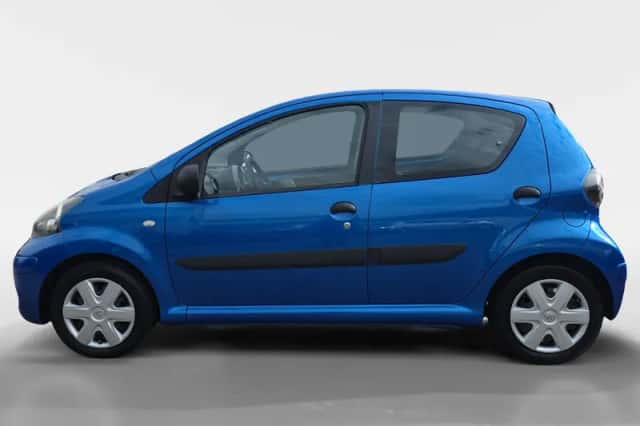 Toyota Aygo (2010) thumbnail 8