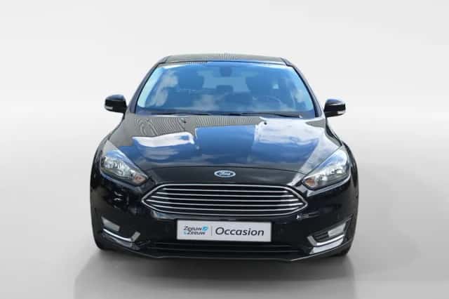 Ford Focus (2015) thumbnail 2
