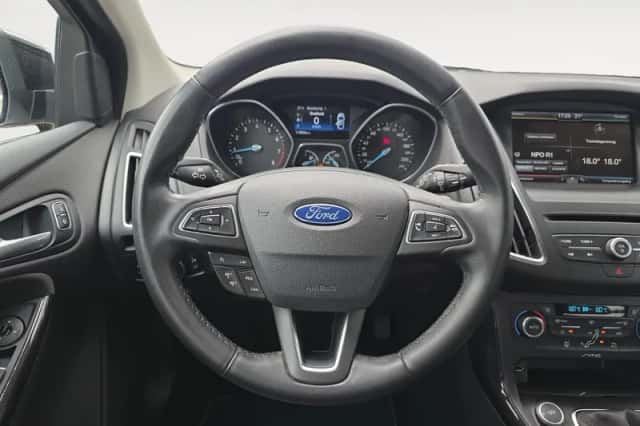 Ford Focus (2015) thumbnail 11