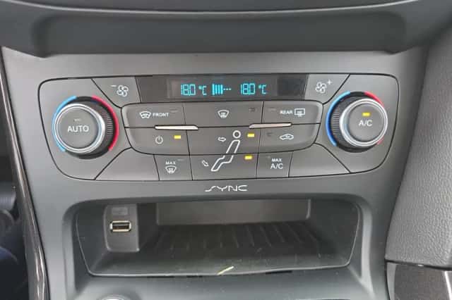 Ford Focus (2015) thumbnail 26