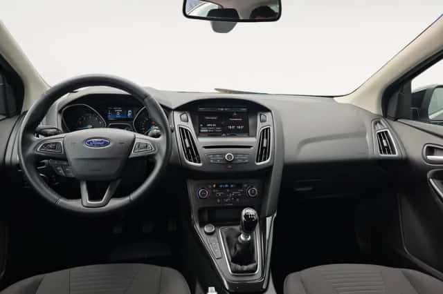 Ford Focus (2015) thumbnail 30