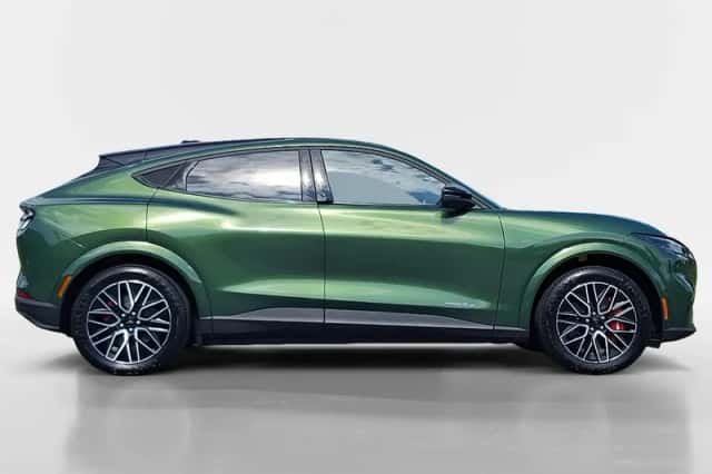 Ford Mustang Mach-E (2026) thumbnail 4