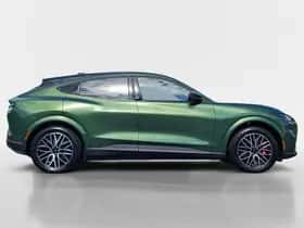 Ford Mustang Mach-E (2026) thumbnail 4