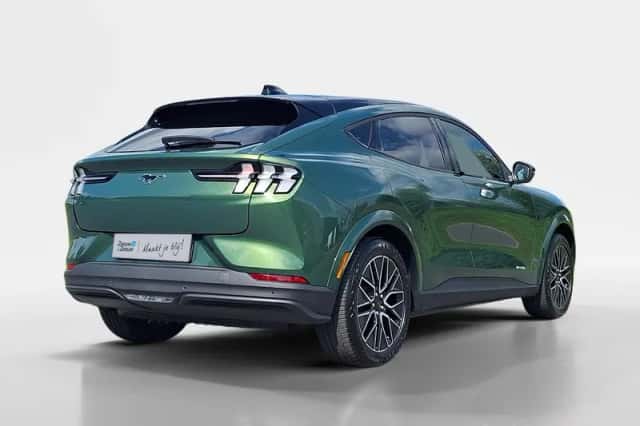 Ford Mustang Mach-E (2026) thumbnail 5
