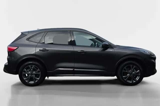 Ford Kuga (2023) thumbnail 4