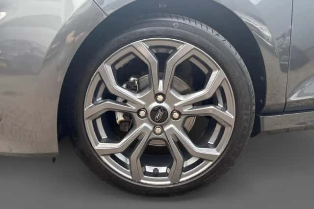 Ford Fiesta (2021) thumbnail 2