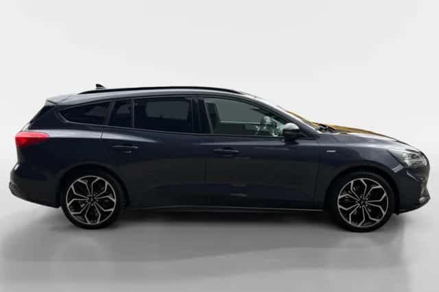 Ford Focus (2020) thumbnail 3