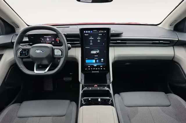 Ford Explorer (2025) thumbnail 9