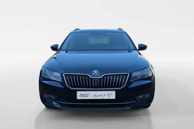Škoda Superb (2016) thumbnail 2