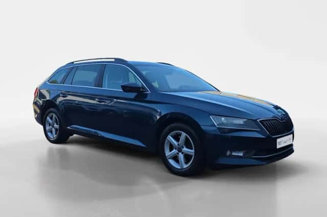 Škoda Superb (2016) thumbnail 3