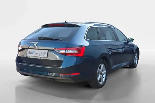 Škoda Superb (2016) thumbnail 5