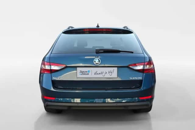 Škoda Superb (2016) thumbnail 6