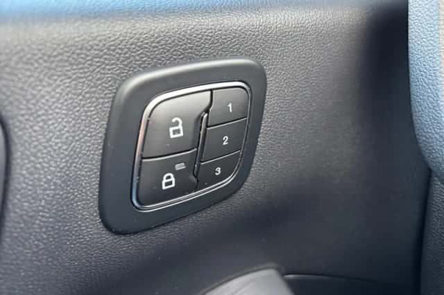 Ford Kuga (2025) thumbnail 16