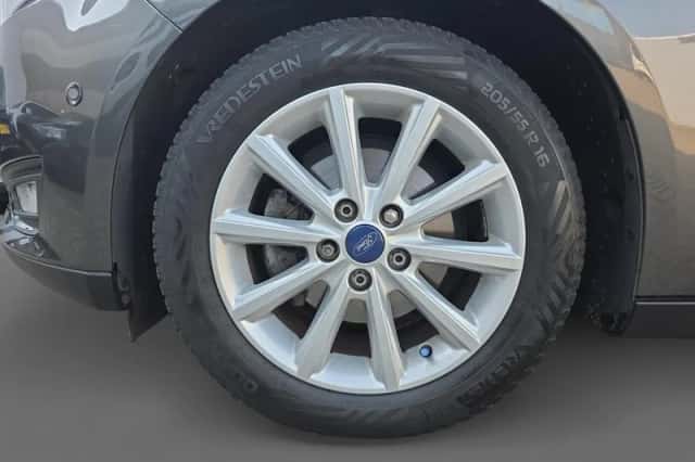 Ford Focus (2017) thumbnail 2