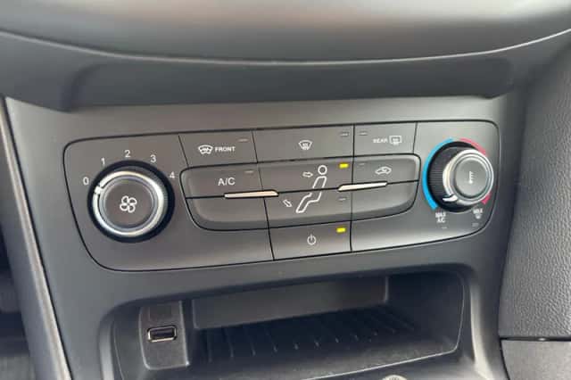 Ford Focus (2015) thumbnail 12