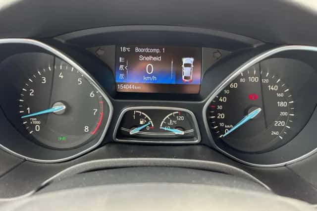 Ford Focus (2015) thumbnail 22