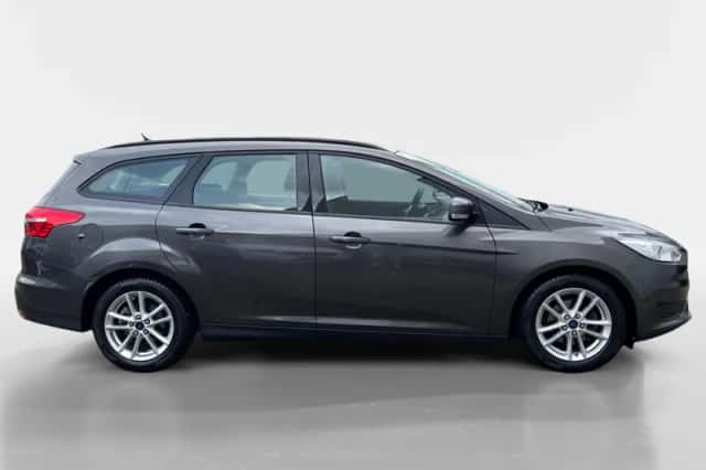 Ford Focus (2015) thumbnail 4