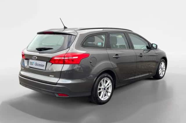 Ford Focus (2015) thumbnail 5