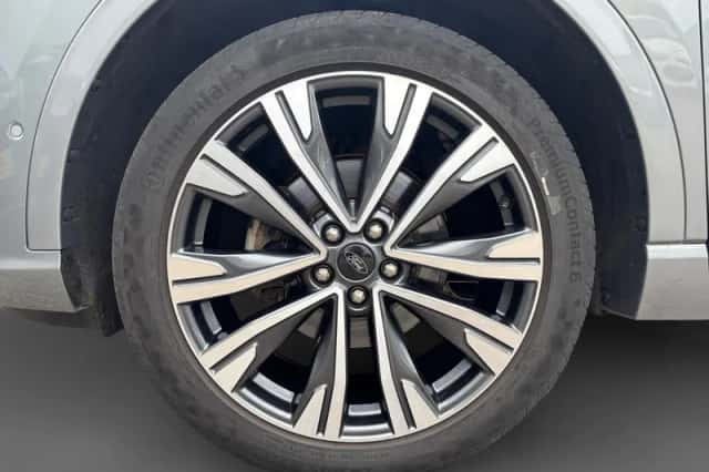 Ford Kuga (2022) thumbnail 2
