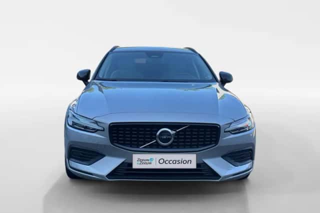 Volvo V60 (2022) thumbnail 2