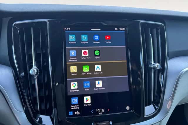 Volvo V60 (2022) thumbnail 18