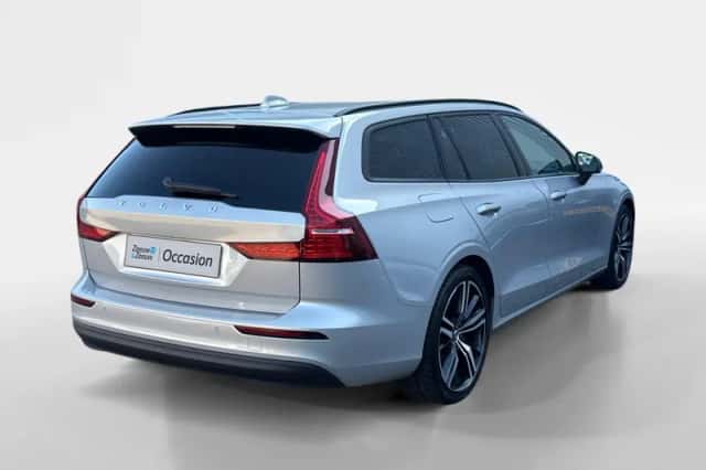Volvo V60 (2022) thumbnail 5